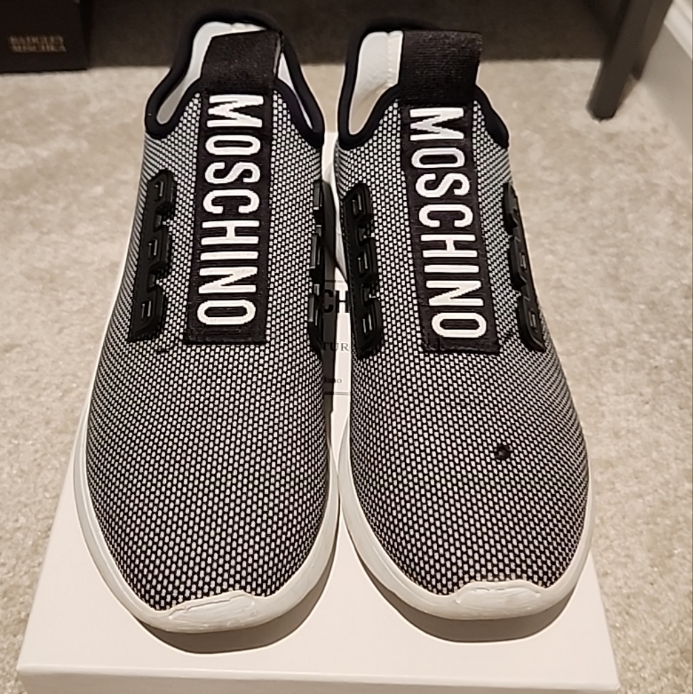 Love moschino